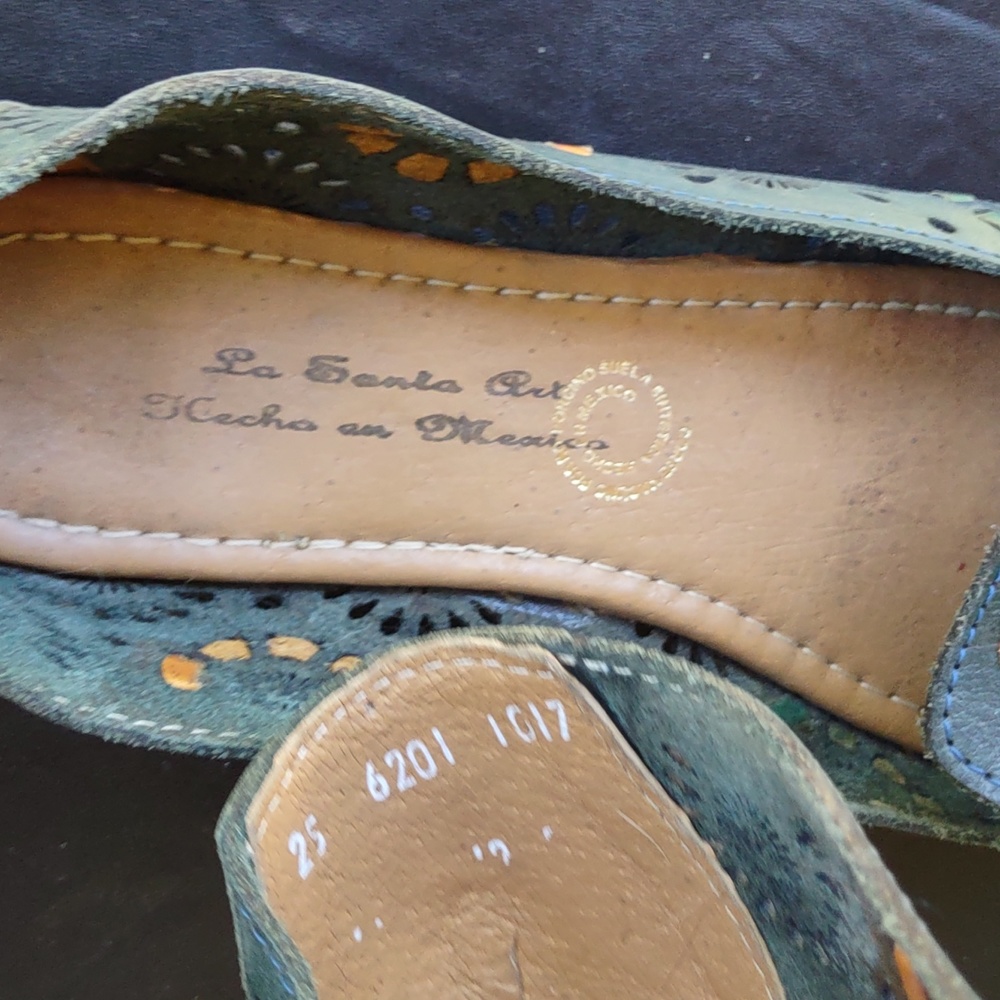 Handmade Genuine Leather Moccasins - Picture 4 of 4